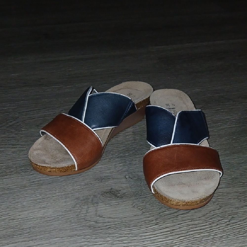 Naot Brown and Navy Women's Sandals Sz 36 NWOT